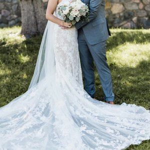 Enzoani Wedding Dress (Odele)  - beautiful long lace train!